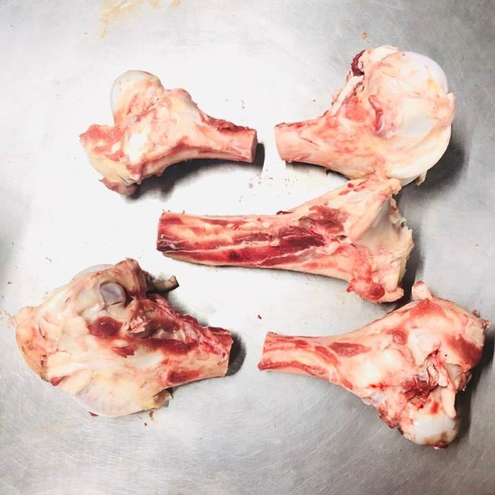 Beef Bone Half Cut 1kg – ハラール 牛骨ハーフカット 1kg｜スープ・出汁用 - Premium Halal Food Product