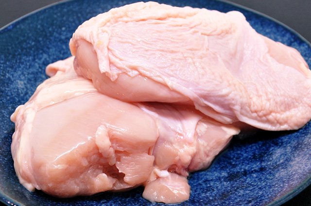 Halal Chicken Boneless 1kg – 国産ハラール鶏モモ肉（骨なし）｜日本加工 - Premium Halal Food Product